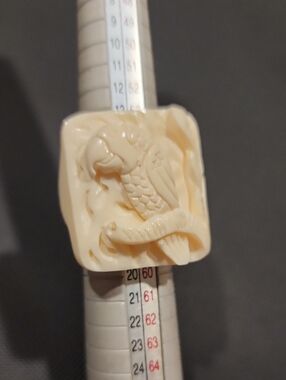 Ivory-Tone Carved Parrot Ring - Cream Bird Design